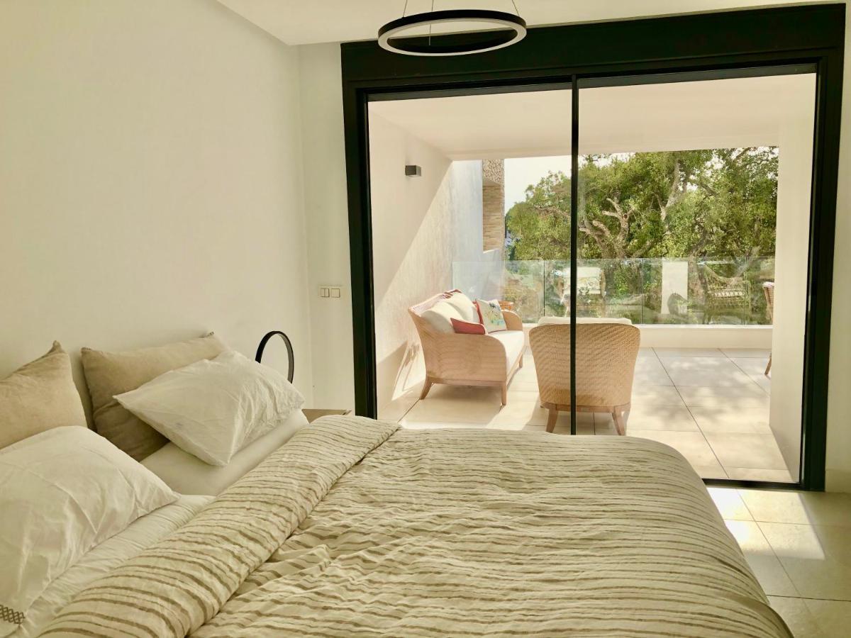 Modern Apartment In Front Of Cabopino Golf Marbella Buitenkant foto